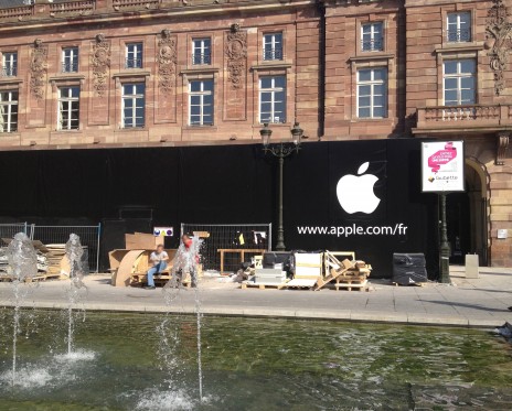 http://www.rue89strasbourg.com/wp-content/uploads/2012/09/apple-store-exterieur-464x373.jpg