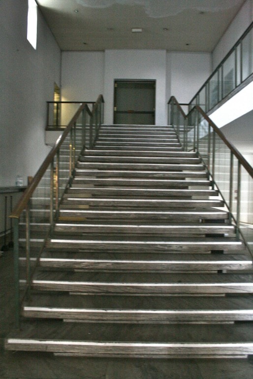 Dans le projet, l'escalier va sauter pour agrandir l'espace au rez-de-chaussée (Photo MM / Rue89 Strasbourg)