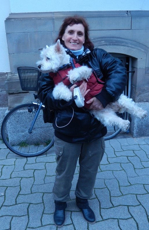 Claudine avec Tina, vers la fin de la promenade (Photo CF/Rue89 Strasbourg)