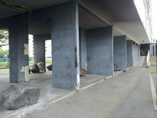 Plus de 163 opérations d'urbanisme ont été lancées dans le Neuhof, mais des tours insalubres restent encore à détruire. (Photo MG)