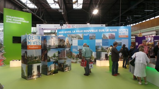 A la Foire européenne, le stand de la Ville de Strasbourg présente les projets au bord du Rhin. (Photo JFG/ Rue89 Strasbourg)