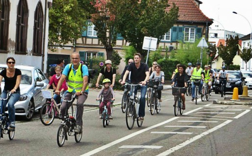 Le mouvement souhaite sensibiliser sur la faiblesse des aménagements pour vélo à la Robertsau (Photo page Facebook de la page Robertsau : vite des pistes cyclables)