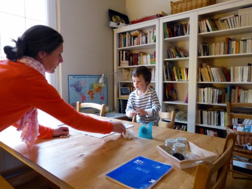 Bénédicte, maman de cinq enfants, s'est formé à la pédagogie Montessori pour faire l'école à la maison. (Photo FD / Rue89 Strasbourg)