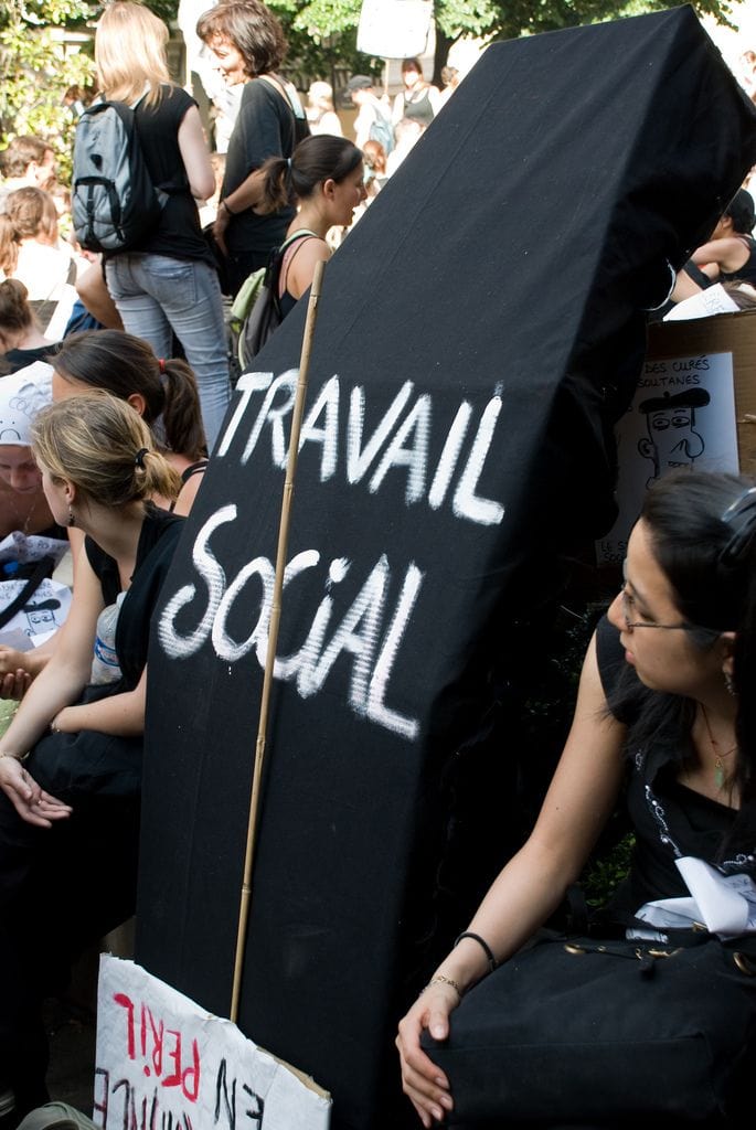 Quand le social doit devenir rentable : des éducateurs strasbourgeois  témoignent