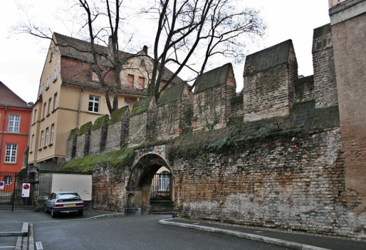 Passage entre la place Sainte-Madeleine et la rue du Fossé-des-Orphelins (Photo MM / Rue89 Strasbourg)