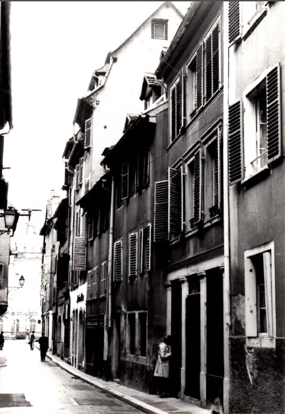 Rue Sainte-Madeleine, avant rénovation dans les années 1970 (Document remis)