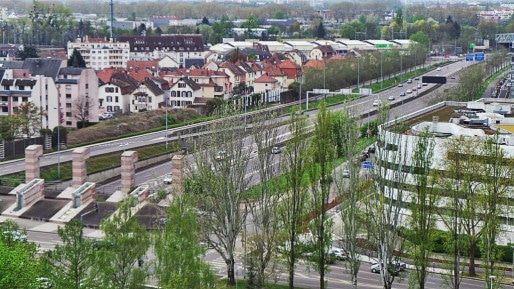 Une vue de la rocade urbaine de la RN 4 qui traverse l'agglomération strasbourgeoise (Photo PF / Rue89 Strasbourg / cc)