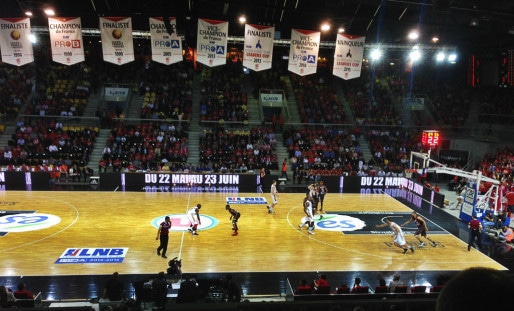 Les matches 3 et 4 de la finale de la SIG se joueront à Limoges, mais seront diffusés sur écran géant place Kléber. (photo JFG / Rue89 Strasbourg)