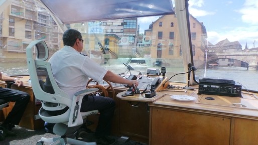 Le capitaine Pedro sent bien le bateau, ça passe à tous les coups. (Photo PF / Rue89 Strasbourg / cc)