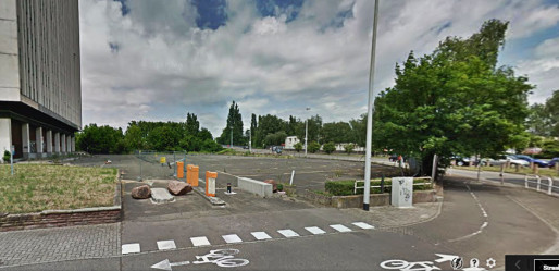 Le parking inutilisé appartient toujours à la Ville de Strasbourg, prête à céder le terrain.