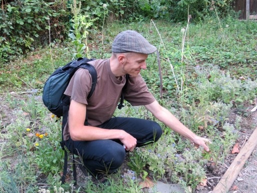 Maxime Paquin , expulsé de son jardin pour "manque de plantes potagères".