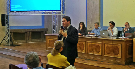 L'adjoint Olivier Bitz sommé de trouver la bonne formule pour la rénovation des bains municipaux là où un partenariat public privé avait échoué le mandat précédent. (photo JFG / Rue89 Strasbourg)