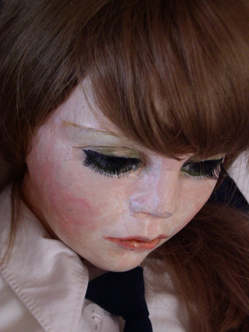 Poupée de "I apologize" de Gisèle Vienne (Photo Gisèle Vienne)