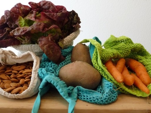Des sacs et sachets en tissus permettent d'acheter fruits et légumes et produits d'épicerie sans emballage (photo LH)