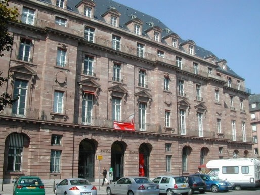 L'ancienne bourse de Strasbourg, lieu de rassemblement de nombreuses manifestations (Photo Archi-Wiki / cc)