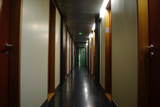 Les couloirs du bâtiment 1 de la résidence. (Photo : Anaïs Engler)