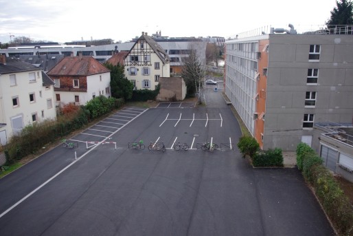 Le parking partagé entre la cité U et l'Ecole européenne (Photo : Anaïs Engler)