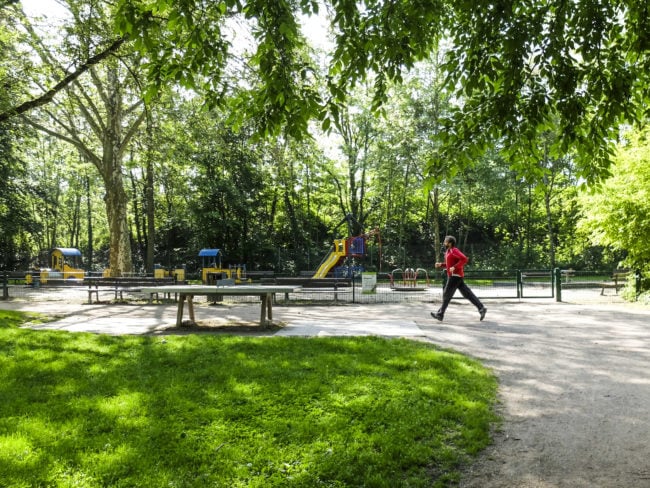 Le parc du Kurgarten est tout en longueur, et très fréquenté par les joggers et enfants du sud de Neudorf (Photo Pascal Bastien)