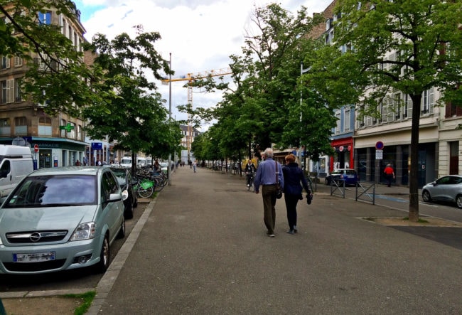 La rue du Faubourg national bientôt traversée par le tram ? (photo JFG / Rue89 Strasbourg)