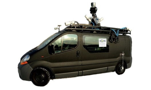 Stéréopolis ressemble aux véhicules Google Cars utilisés pour Street View mais est mieux équipé que ce dernier.