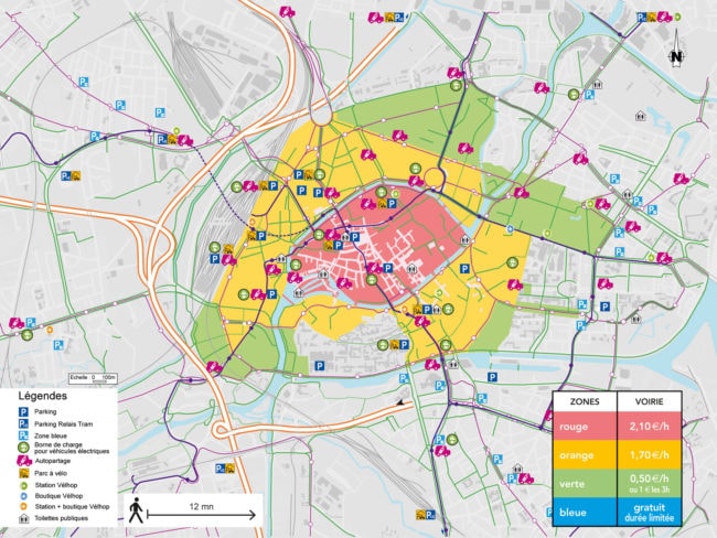 La répartition actuelle des zones payantes et non payantes. La partie sud de l'Esplanade pourrait devenir une zone verte. (doc Ville de Strasbourg)