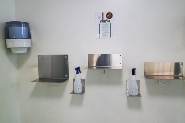 Les "tablettes pour sniffer" se trouvent en face de la salle d'inhalation (Photo DL/Rue 89 Strasbourg/cc)