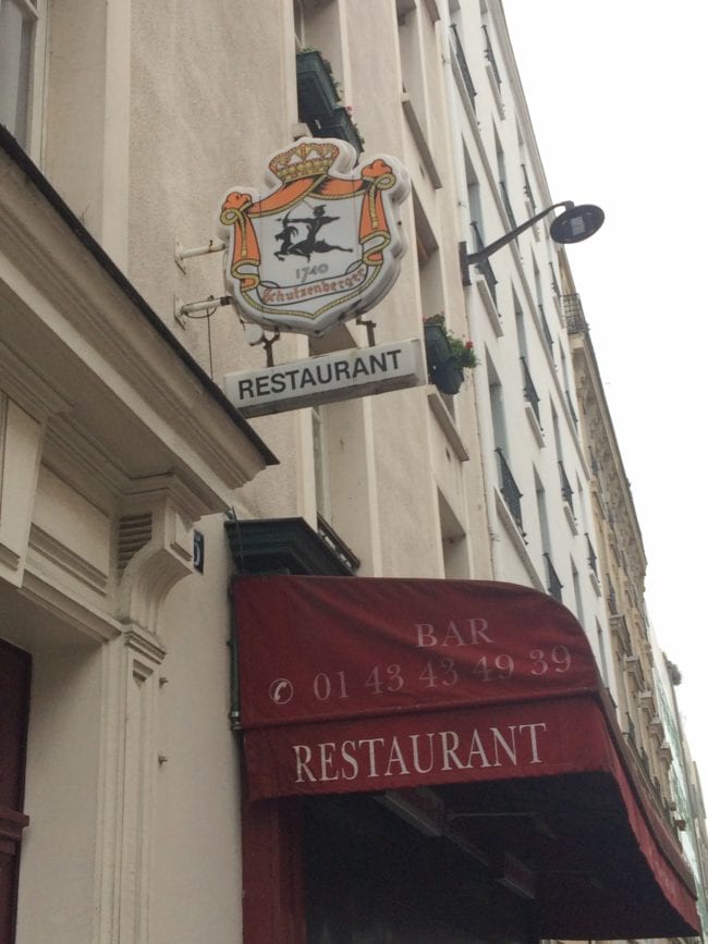 On retrouve aussi le logo Schutzenberger dans des enseignes parisiennes photo JFG / Rue89 Strasbourg)