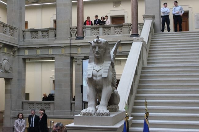 Les lions de la salle des pas perdus ont été conservés (Photo JFG / Rue89 Strasbourg)