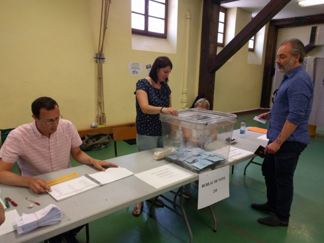 Au bureau de vote 210 Sainte-Aurélie ce matin (Photo PF / Rue89 Strasbourg)