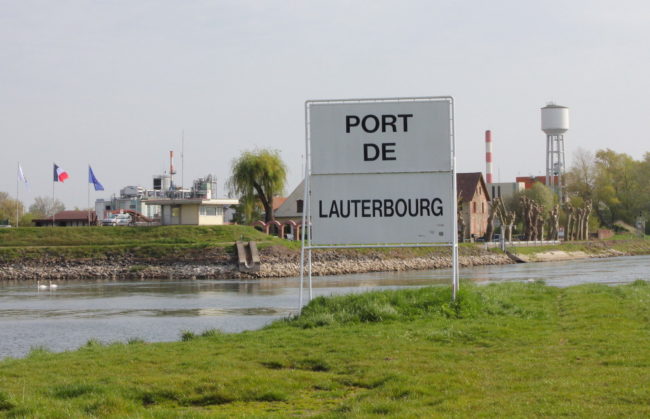 Beaucoup d'eau risque encore de couler avant que le terminal à conteneurs de Lauterbourg n'entre effectivement en service. (Nathalie Stey)