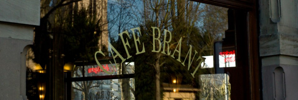 Menace sur le café Brant