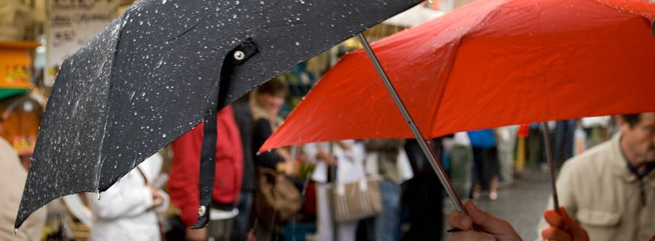 Le guide de survie de la braderie sous la pluie