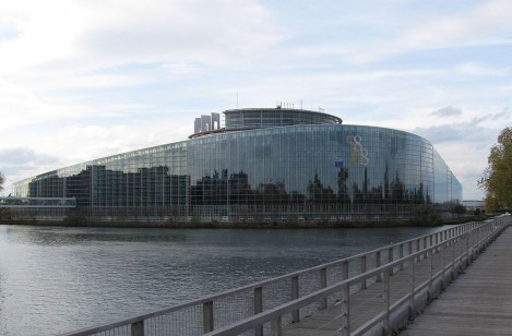 Bataille du siège du parlement européen : un partout balle au centre