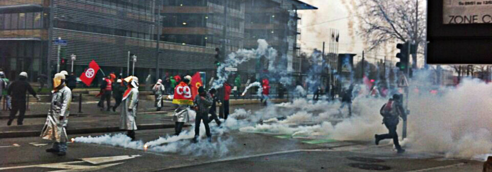 Un millier de métallos belges et français a manifesté avec fracas devant le Parlement