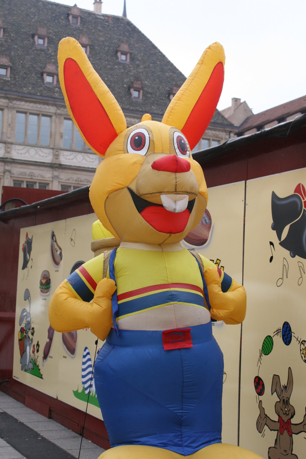 Pâques : Big Bunny is watching you