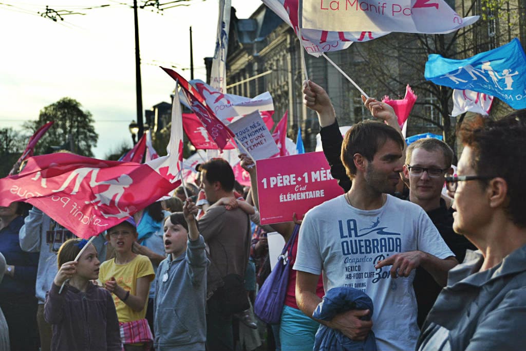 A la Manif Pour Tous, discours mesurés mais tentation radicale