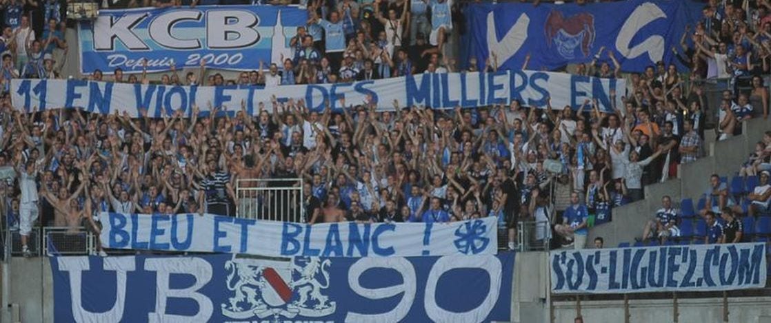 Le nouveau maillot du Racing Club de Strasbourg suscite des réactions diverses. (Photo Denis Beylet / Racingstub)