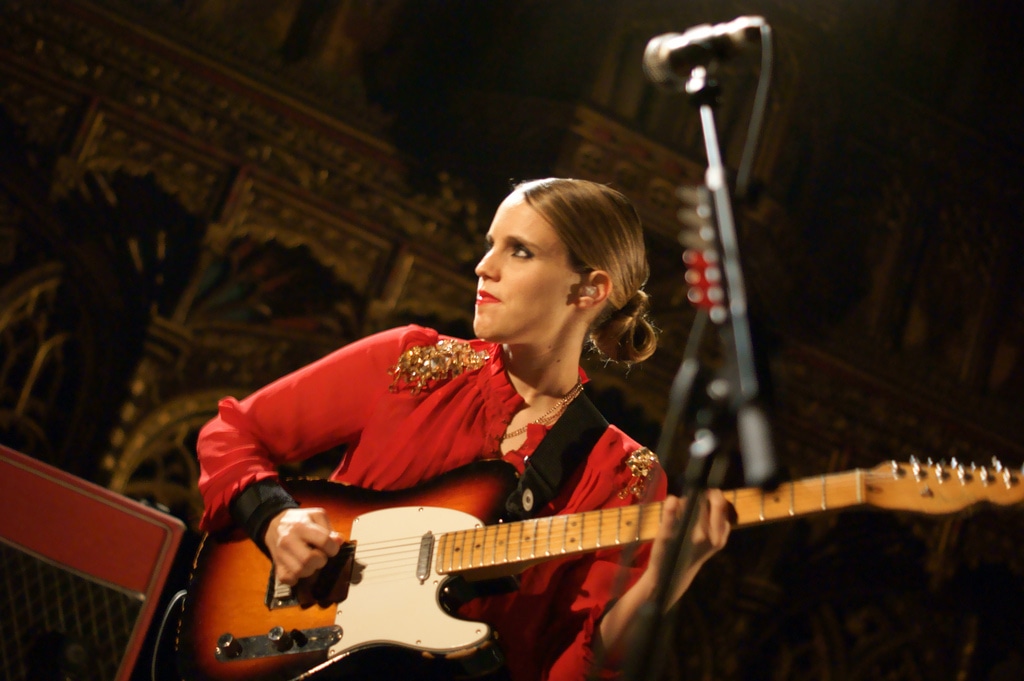 Anna Calvi (Man Alive / FlickR / cc)