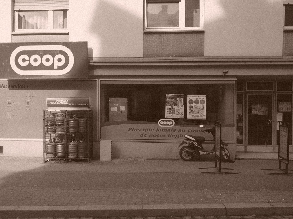 Le magasin Coop du Faubourg National à Strasbourg, avant sa transformation (Photo PF / Rue89 Strasbourg / cc)