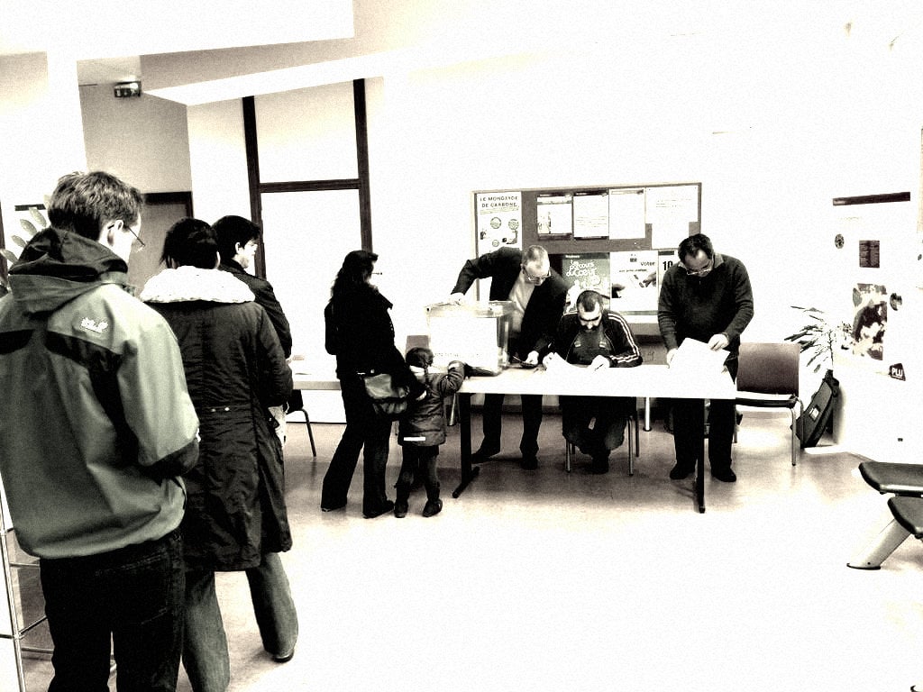 Au bureau de la rue Kageneck dimanche (Photo PF / Rue89 Strasbourg / cc)