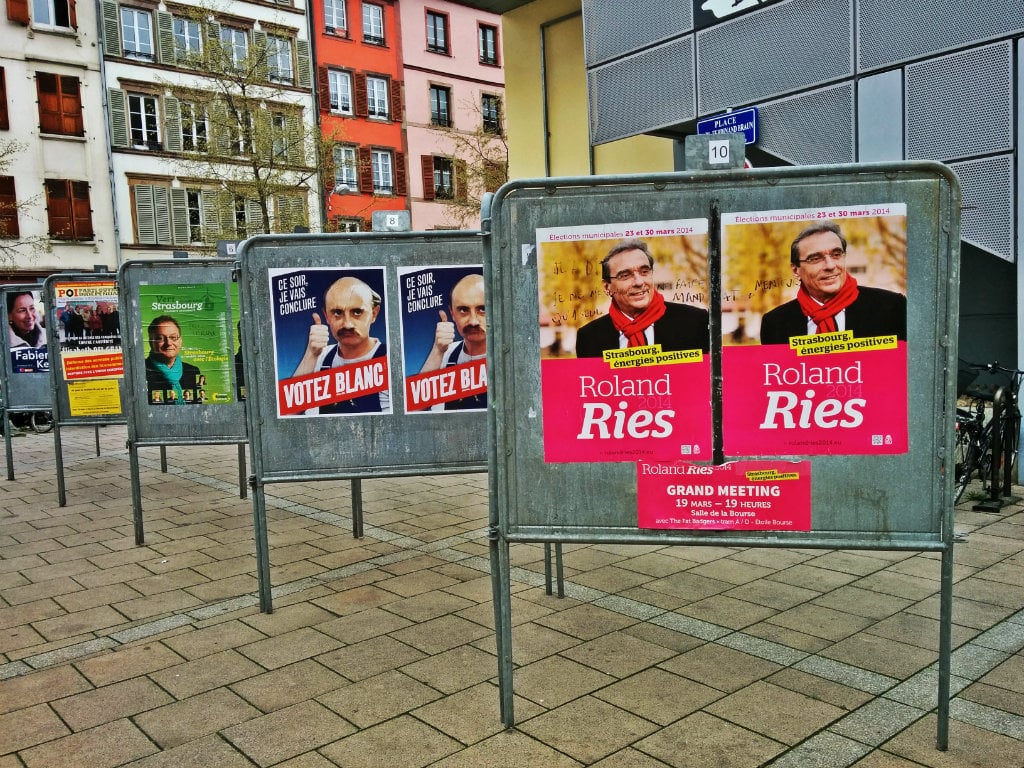 Panneaux électoraux dans le quartier gare à Strasbourg (Photo PF / Rue89 Strasbourg)