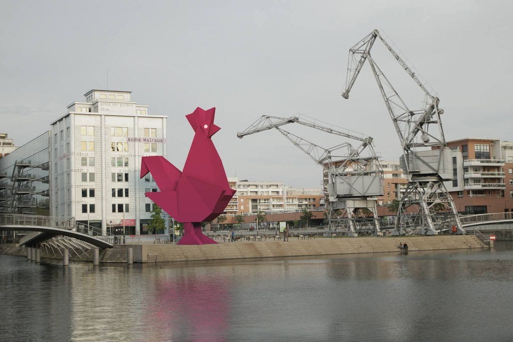 Le coq de la French Tech sur les docks de la presqu'île Malraux. L'Alsace parviendra-t-elle à compenser ses faiblesses ? (Photo Studio Amopix)