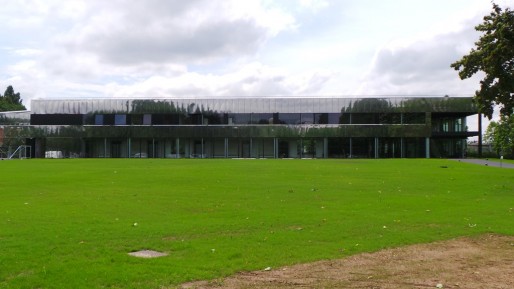 L'aspect extérieur a été complètement repensé par Dieter Feichtinger, avec l'ambition de créer une structure aux lignes épurées. (Photo PF / Rue89 Strasbourg / cc)