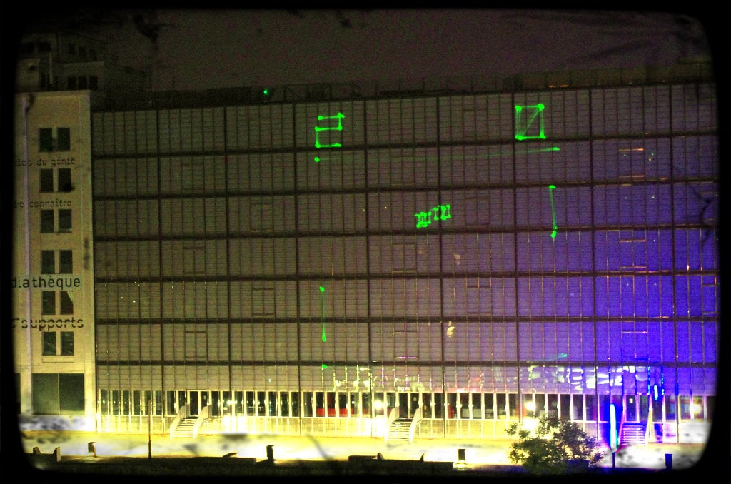 Pong sur la façade de la Médiathèque ? La performance sera retentée samedi soir (Photo Cédric Lutz)