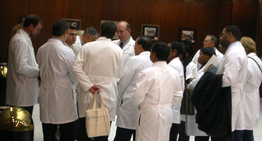 Boudés par les jeunes, les cabinets de médecins libéraux cherchent des successeurs