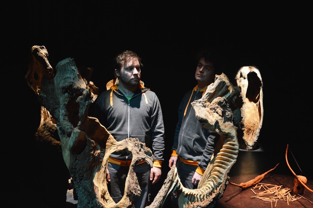 Nicolas Camus et Benoît Sicat (à droite) au milieu de leurs instruments forestiers.