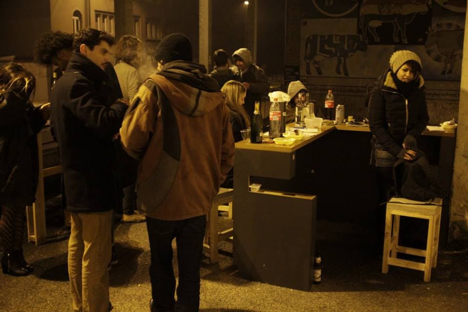 Un sit-in permanent pour la réouverture du Bar-Laiterie