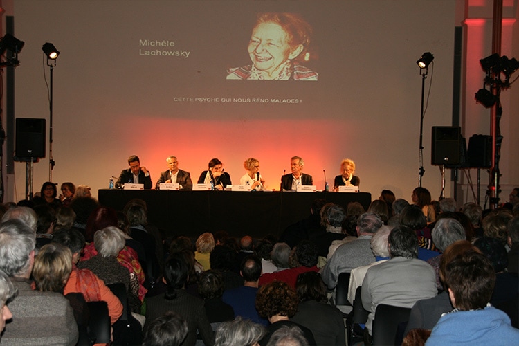 Beaucoup de monde à l'Aubette en janvier 2014 pour le Forum de bioéthique (Photo FEBS)