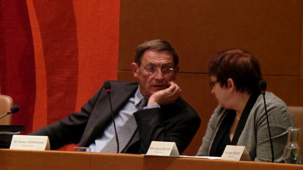 Robert Herrmann et Nicole Dreyer lors du conseil municipal de décembre 2014 (Photo PF / Rue89 Strasbourg / cc)