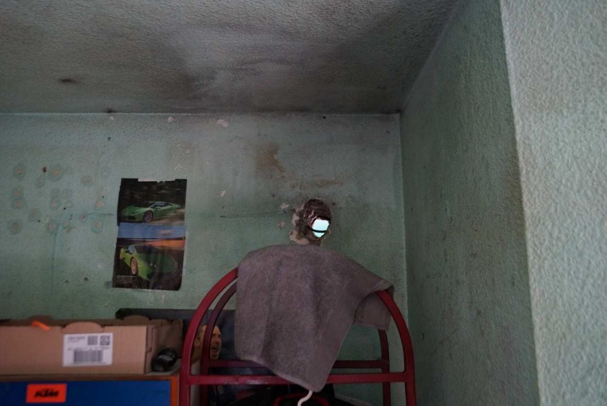 Les détenus ont creusé eux-mêmes une nouvelle fenêtre... (Photo CGLPL)